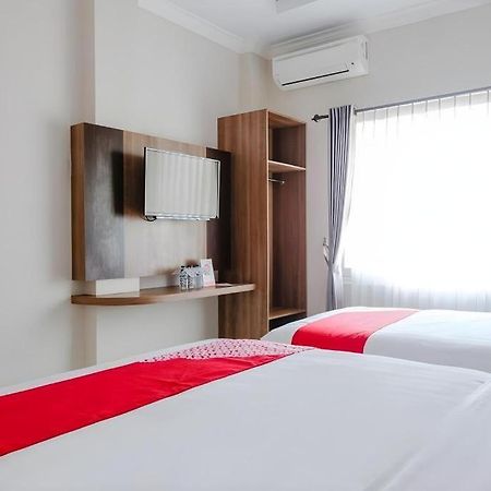 Noura Guest House Syariah Malang Esterno foto