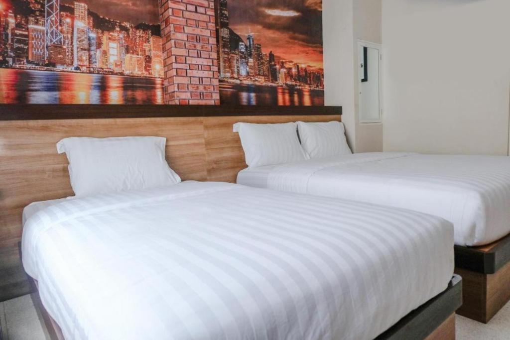 Noura Guest House Syariah Malang Esterno foto