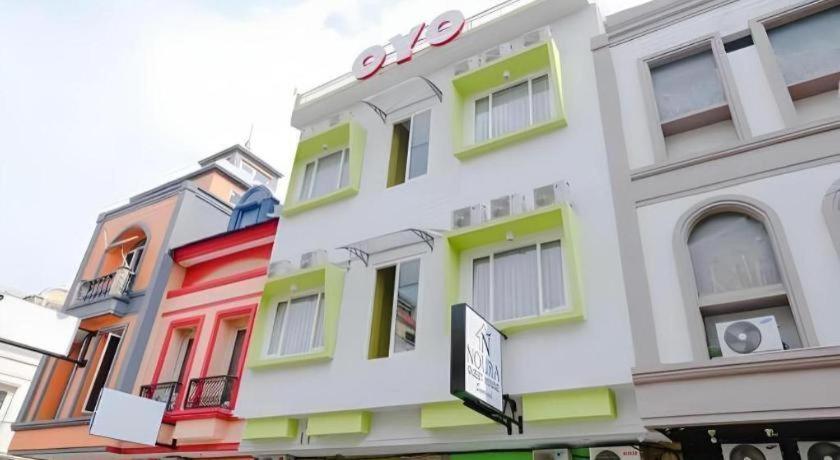 Noura Guest House Syariah Malang Esterno foto