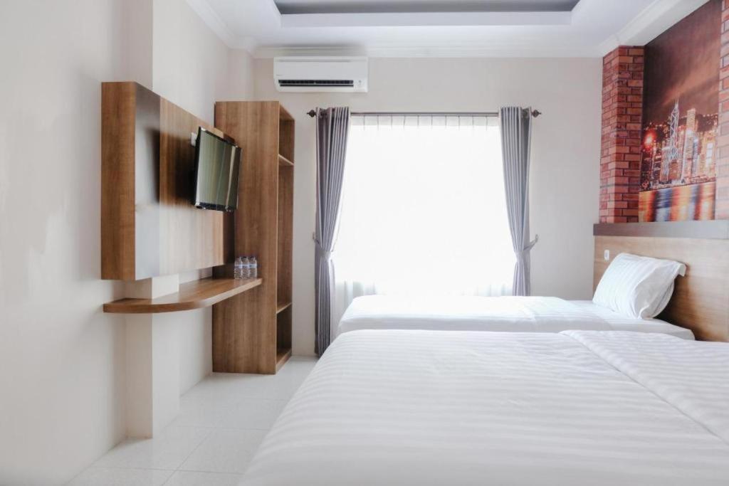 Noura Guest House Syariah Malang Esterno foto