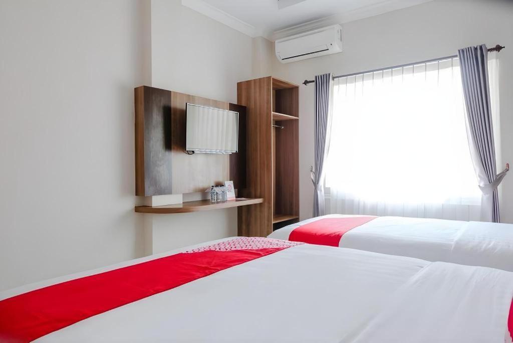 Noura Guest House Syariah Malang Esterno foto
