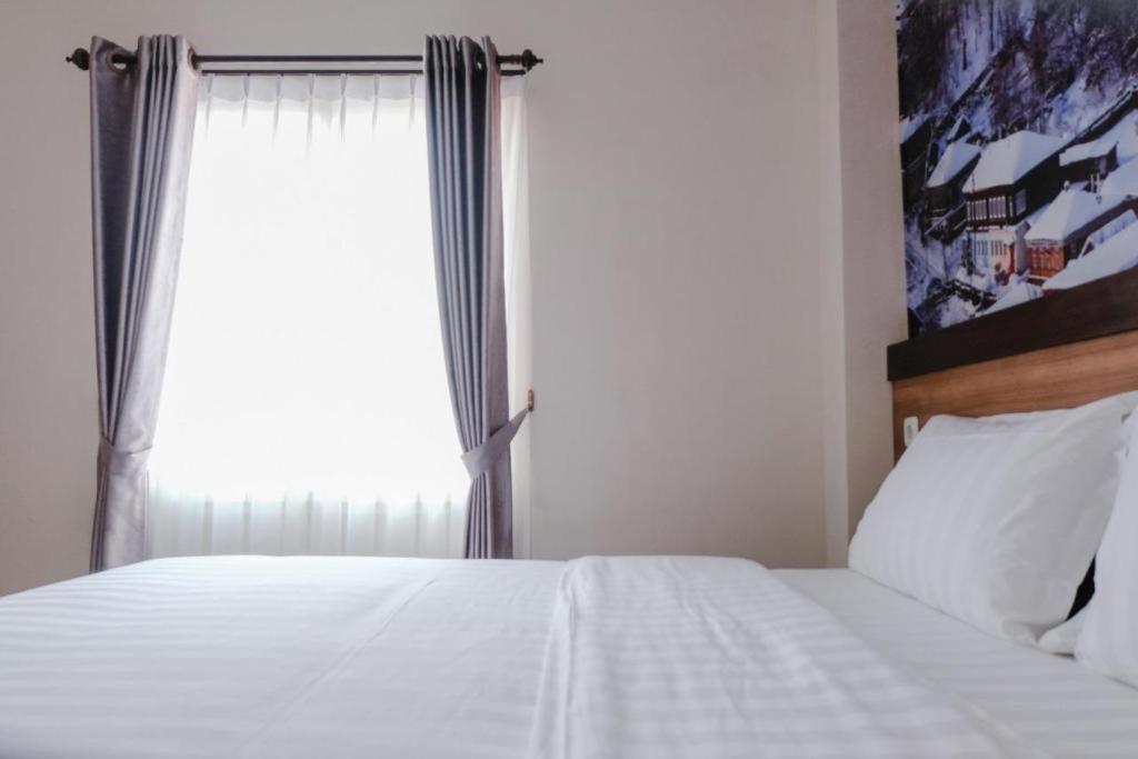 Noura Guest House Syariah Malang Esterno foto