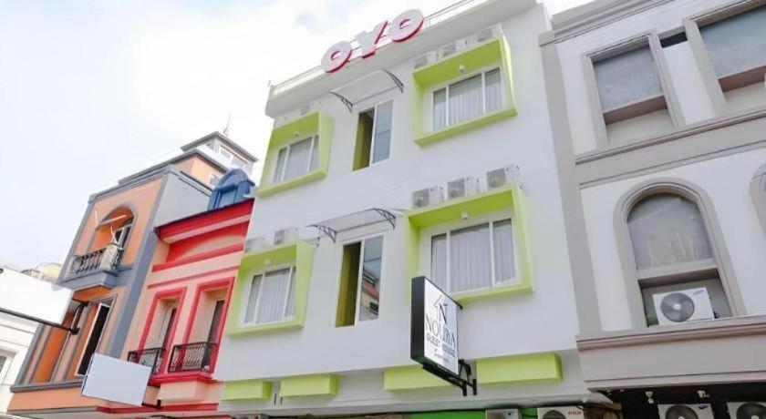 Noura Guest House Syariah Malang Esterno foto