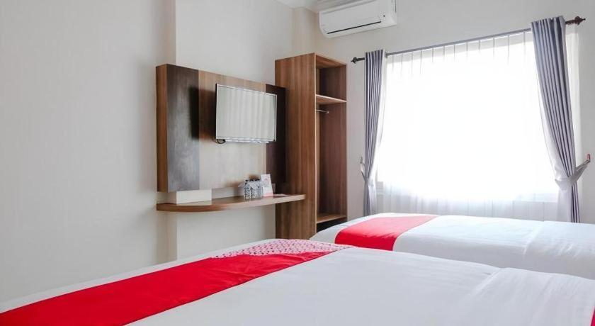Noura Guest House Syariah Malang Esterno foto